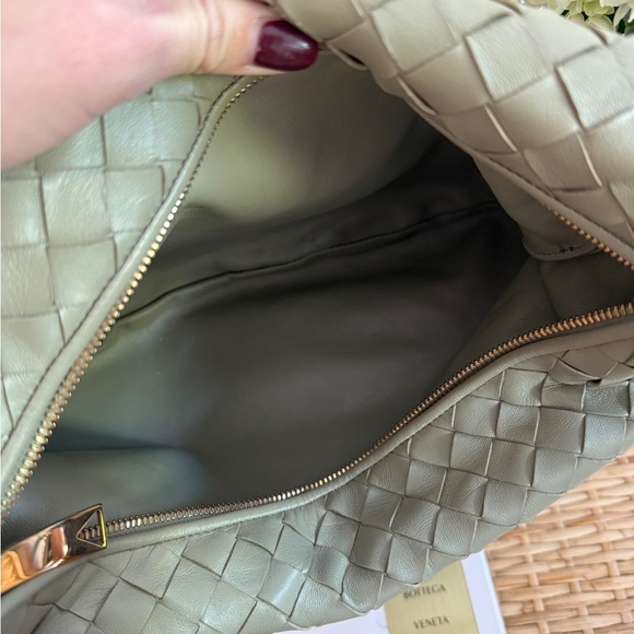 Bottega Veneta small jodie bag in green travertine - Picture 5 of 6